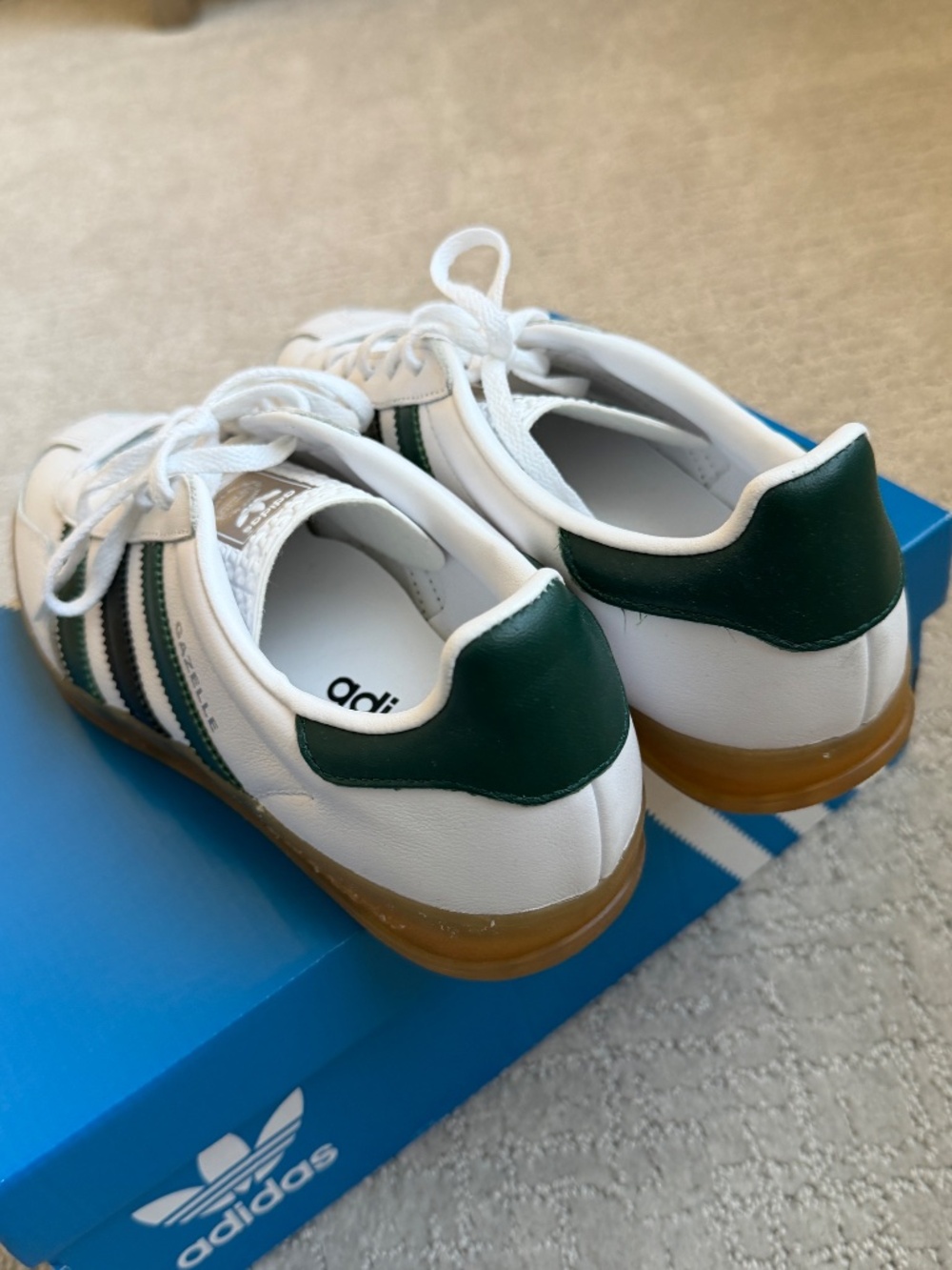 NWT Adidas Originals Gazelle Indoor gum sole sneakers in white and green - Picture 6 of 12